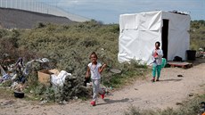 ivot v uprchlickém táboe New Jungle u Calais zaíná být ím dál tím víc...