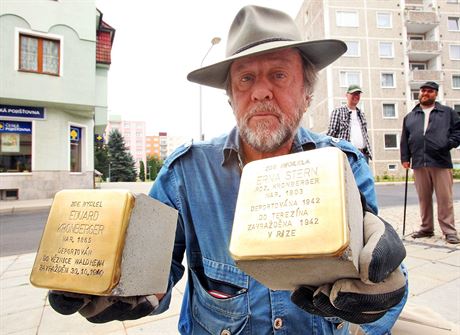 Nmecký umlec Gunter Demnig a jeho kameny zmizelých - Stolpersteine.