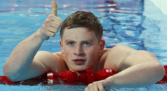 JSEM JEDNIKA. Britský plavec Adam Peaty získal na mistrovství svta v Kazani...