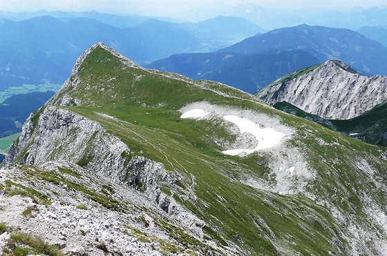 Pohled ze Sparafeldu na Kalbling (vlevo) a Riffel