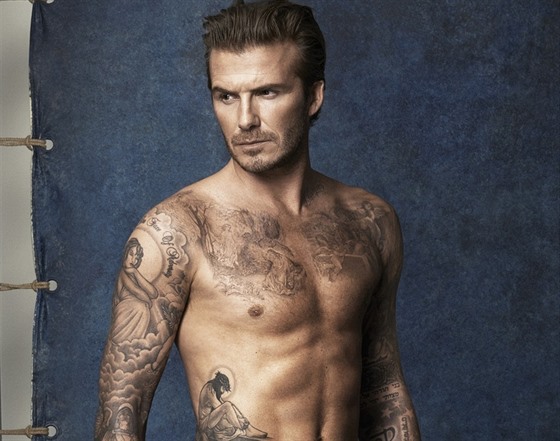 David Beckham má u pes 40 tetování.