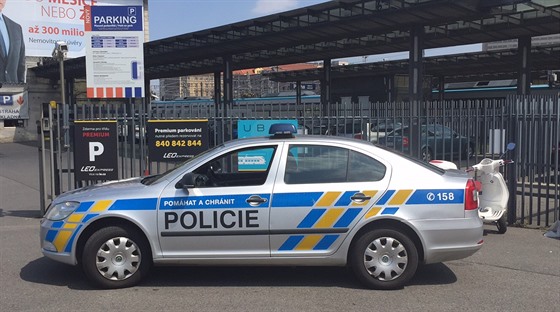 Policie zasahovala asi u desítky běženců na hlavním nádraží.