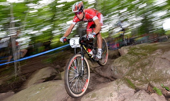 Nino Schurter bhem závodu Svtového poháru v Kanad