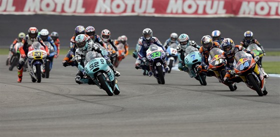 Momentka ze závodu Moto3 bhem Velké ceny Indianapolisu