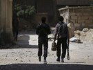 Bojovníci Syrské svobodné armády na pedmstí Damaku (27. ervence 2015)