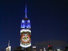 Empire State Building se v noci na nedli promnil na obí promítací plátno (1....