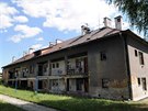 Obecní dm v Ostrav-Radvanicích, který obývají takka výhradn Romové.