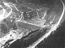 Stavba beskydsk� p�ehrady �ance v roce 1967.