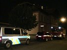 Opilý mladík vylezl v Uhříněvsi na lokomotivu a dostal zásah elektrickým...