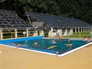 Bazén na Rusav je napojený na systém solárních kolektor.