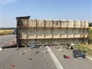 Pi nehod na Perovsku z nákladního vozu sjel peváený kontejner a zasáhl...