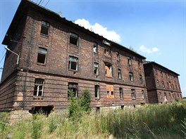 Oputn a zdevastovan domy v lokalit Pedndra v Ostrav-Pvozu. (4....