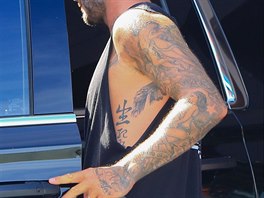 Posledn tetovn, kter pibylo na Beckhamov tle je Indin pod levou pa.