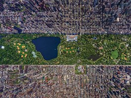 Slavný Central Park na Manhattanu v New Yorku ve Spojených státech má...