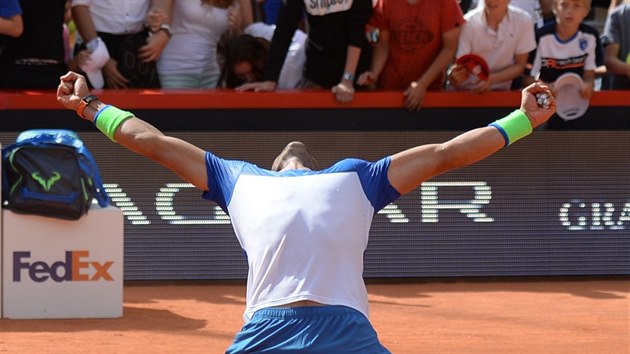 panlsk tenista Rafael Nadal oslavuje svj 47. antukov titul v karie.