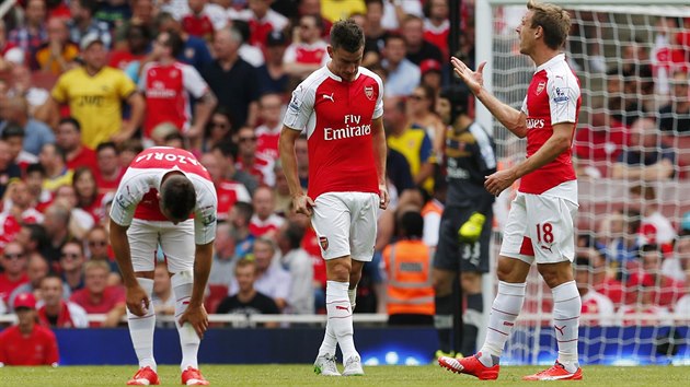 Zklaman fotbalist Arsenalu po druhm inkasovanm glu v utkn s West Hamem.