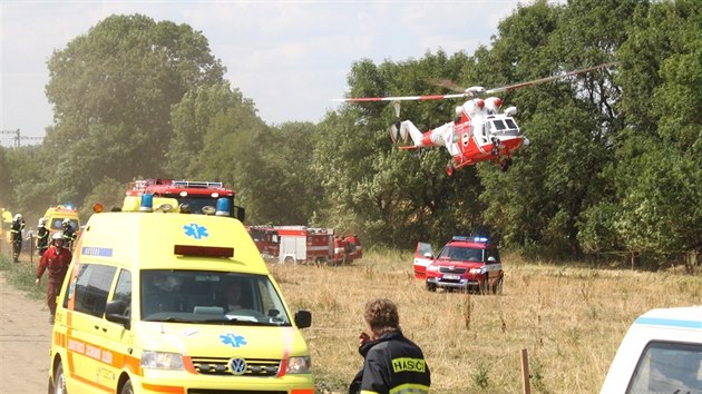 V Horaovicch se srazily dva rychlky. U jedn ze souprav vykolejily dva vagony (4. srpna 2015).