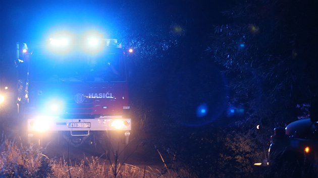 U Olešné na Rakovnicku vypukl rozsáhlý požár lesa