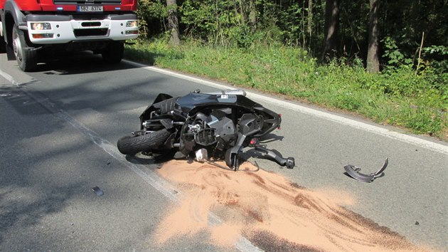 Mezi Rozse a Hodonnem na Blanensku zemel motocyklista, eln se srazil s automobilem (8. srpna 2015).