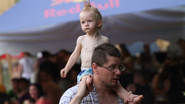 Nvtvnky festivalu Povale trpilo horko (8. srpna 2015)