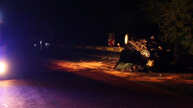 Srku s kamionem u Buchlovic idi osobnho auta nepeil (8.8.2015).