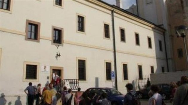 Franti�k�nsk� kl�ter  v Uhersk�m Hradi�ti.