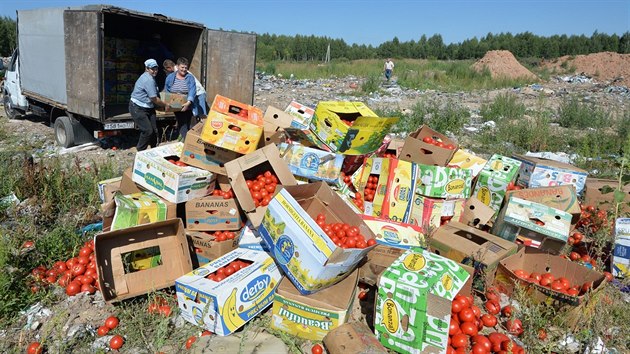 Kopec smly ml idi kamionu, kter se pokusil dopravit do Ruska velkou zsilku rajat z nkter z evropskch zem. Kdy pijel na blorusko-ruskou hranici, celnci zjistili, e z beden s rajaty byly odstranny ttky vyznaujc zemi pvodu. To stailo, aby se rusk celn str rozhodla nklad zabavit a odeslat k likvidaci.