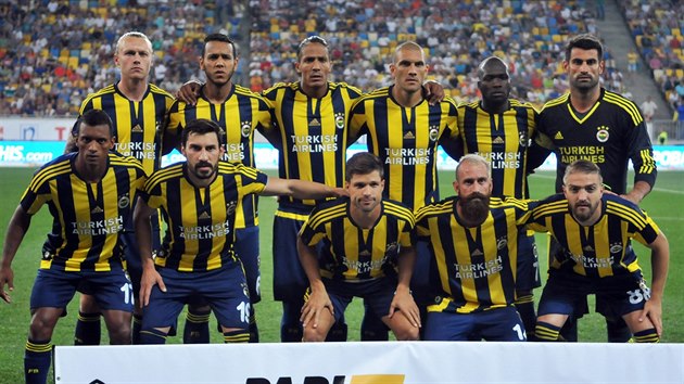 Fotbalist Fenerbahce Istanbul ped zpasem pedkola Ligy mistr
