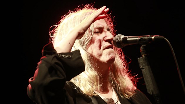 Patti Smith pehrla 5.8. 2015 v praskm divadle Archa svj kultovn debut Horses.