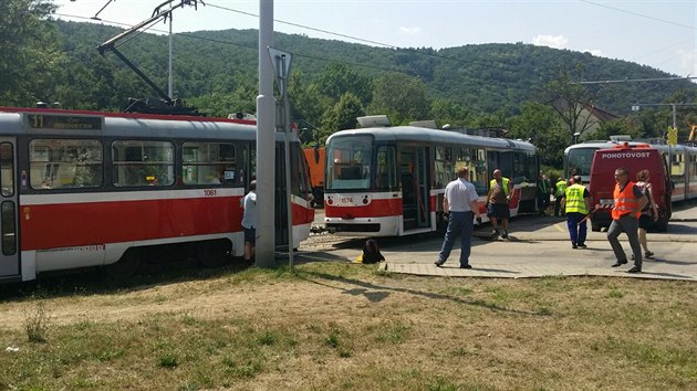 V brnnsk mstsk sti Komn vykolejila tramvaj.