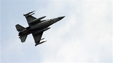 Turecký letoun F-16 startuje ze základny Incirlik na jihu zem. (28. ervence...