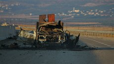 Ohoelé vojenské vozidlo v syrské provincii Idlíb (1. srpna 2015)
