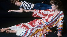 Dlouhá tunika s del�ími rukávy, volným st�ihem a barevným vzorem má p�vod ve...