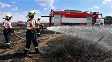 Hasii mli napilno také u Vokova na Chebsku. Poár spálil úrodu na poli (7....