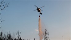 Pi poáru lesa u ían zasahoval i vrtulník (8.8.2015).
