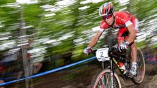 Nino Schurter bhem závodu Svtového poháru v Kanad