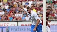 Martin Kouřil z Baníku Ostrava slaví gól v utkání se Spartou.