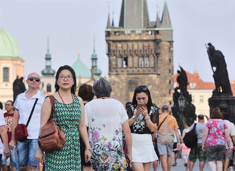 Krom Rus roste zájem o Prahu také u asijských turist. Ilustraní snímek 