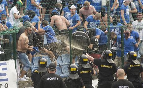 ádní ostravského kotle na zlínském stadionu