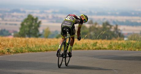 Ji Polnick na trati zvren etapy Czech Cycling Tour