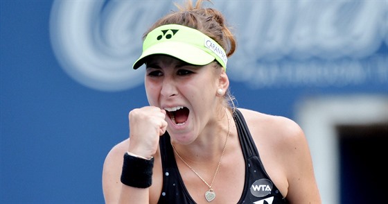 Belinda Bencicová a její radost ve finále turnaje v Torontu