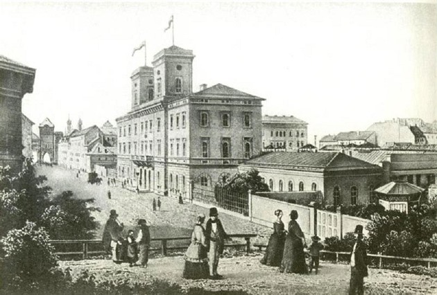 Z Olomouce do Prahy jel celý den, mnozí se ho báli a na noc musel za město. První vlak v Praze