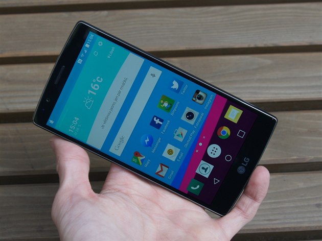 LG G4 je skoro nejlepší smartphone roku. Chybí maličkosti a nižší cena -  iDNES.cz