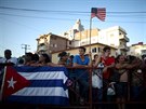 Lidé se shromádili v Havan na ceremoniál otevírání americké ambasády. (14....