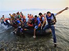 Syrtí uprchlíci pistávají u behu ostrova Kos (11. 8. 2015)