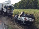 Tragick� nehoda kamionu a BMW u Slan�ho.