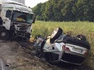Tragická nehoda kamionu a BMW u Slaného.