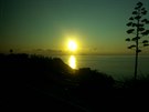 Romantický východ slunce na eckém ostrov Kefalonia vyfotila Petra ze Zdib.
