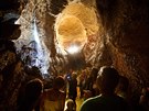Koněpruské jeskyně nabízejí v horkých dnes příjemných 10 stupňů.