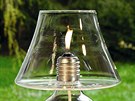 Olejová lampa vyuívá tvar klasické árovky.